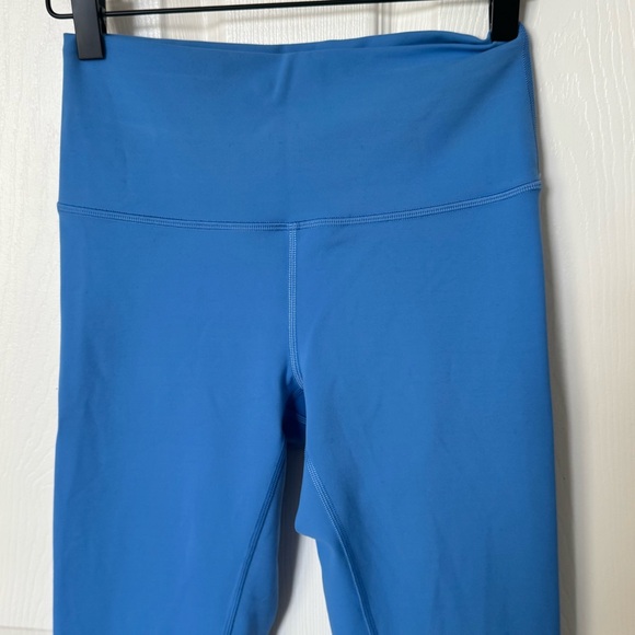 Lululemon 23” Wunder Train Leggings - Picture 4 of 11
